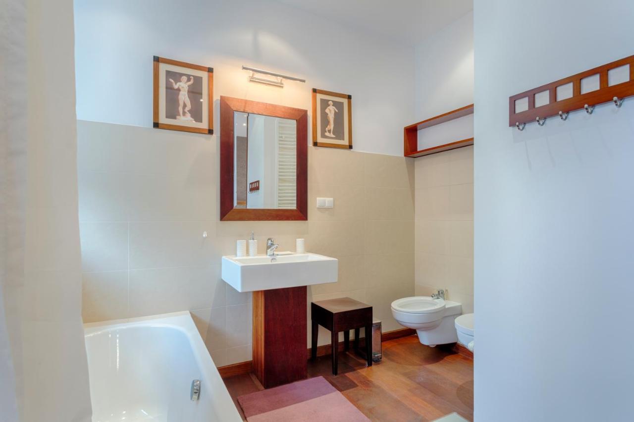 Tyzenhauz Apartments Krowoderska Street คราคูฟ ภายนอก รูปภาพ
