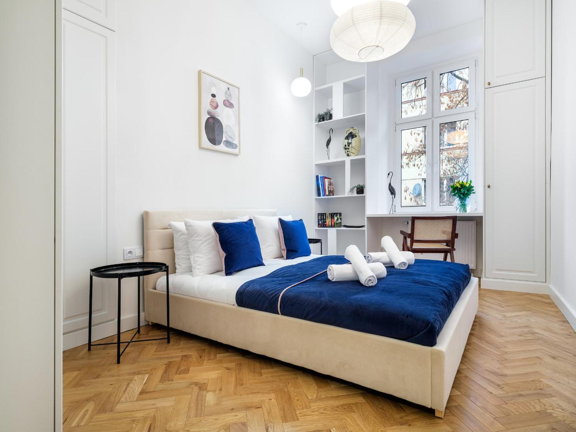 Tyzenhauz Apartments Krowoderska Street คราคูฟ ภายนอก รูปภาพ
