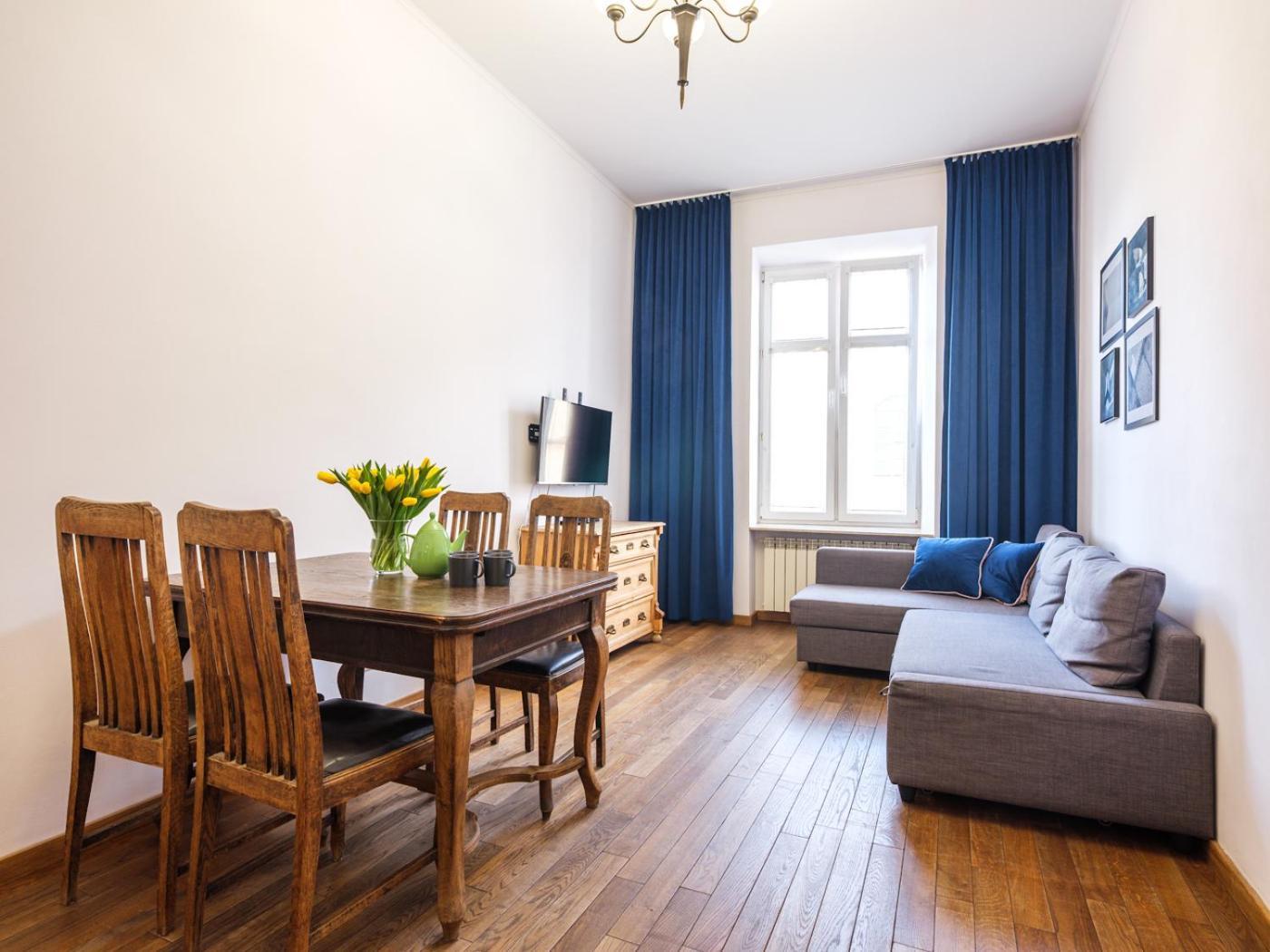 Tyzenhauz Apartments Krowoderska Street คราคูฟ ภายนอก รูปภาพ