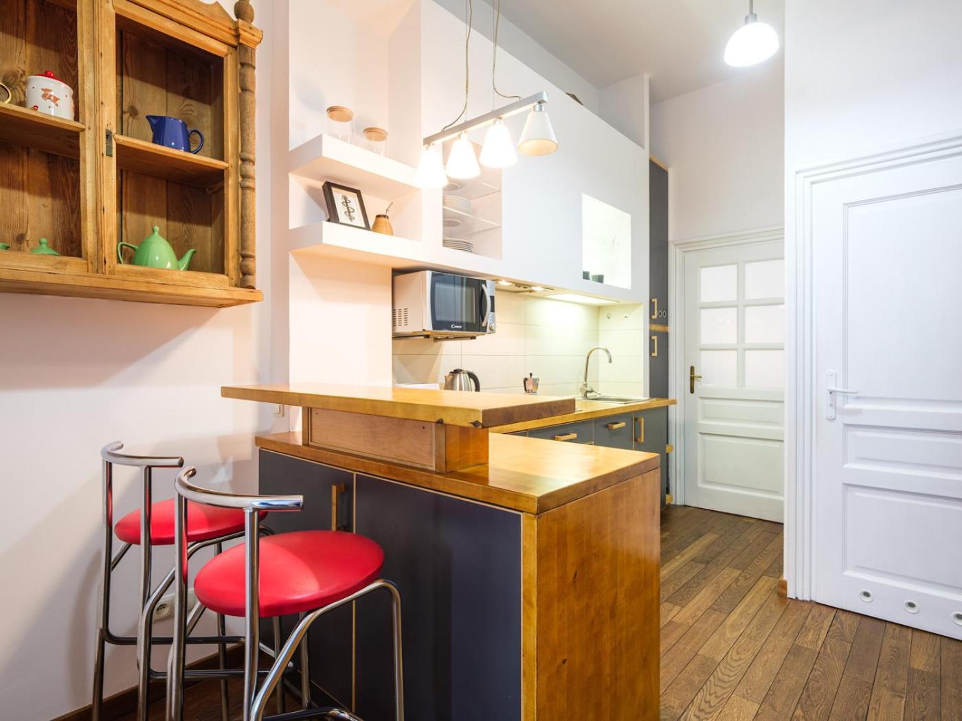 Tyzenhauz Apartments Krowoderska Street คราคูฟ ภายนอก รูปภาพ