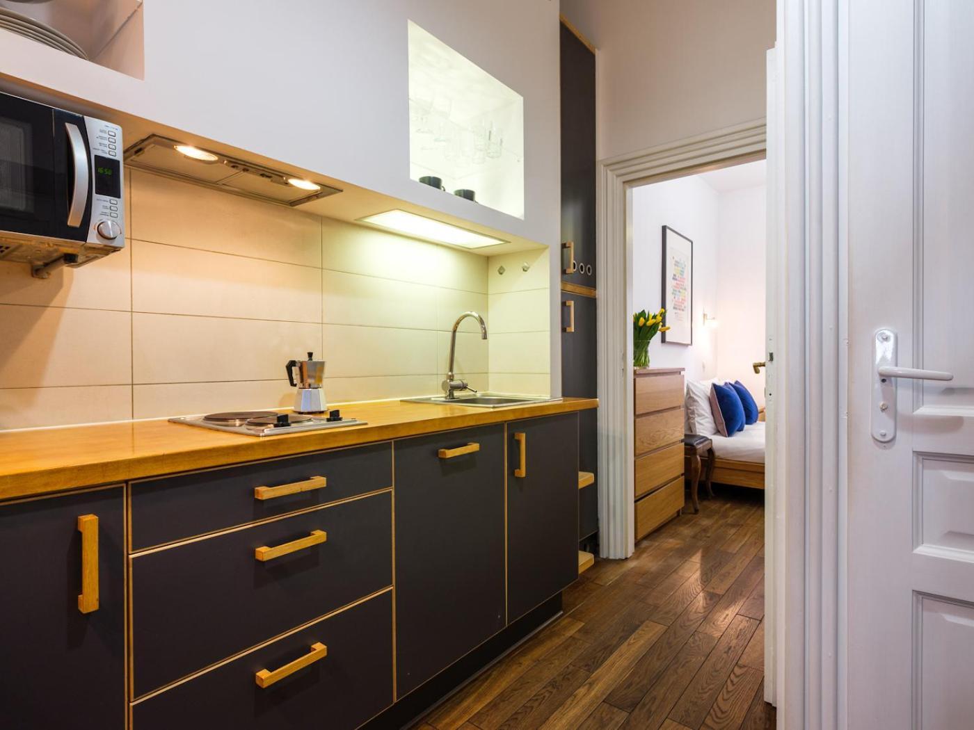 Tyzenhauz Apartments Krowoderska Street คราคูฟ ภายนอก รูปภาพ